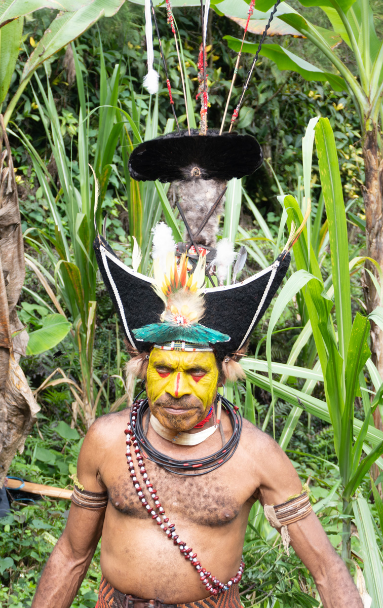 Ambua Day Two: Sun Dance, Huli Widows, Traditional Farming, Activity #1: Sun Dance The Wingman Teacher returns
