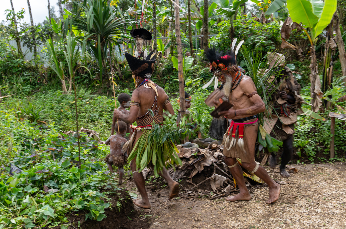 Ambua Day Two: Sun Dance, Huli Widows, Traditional Farming, Sun Dance in progress