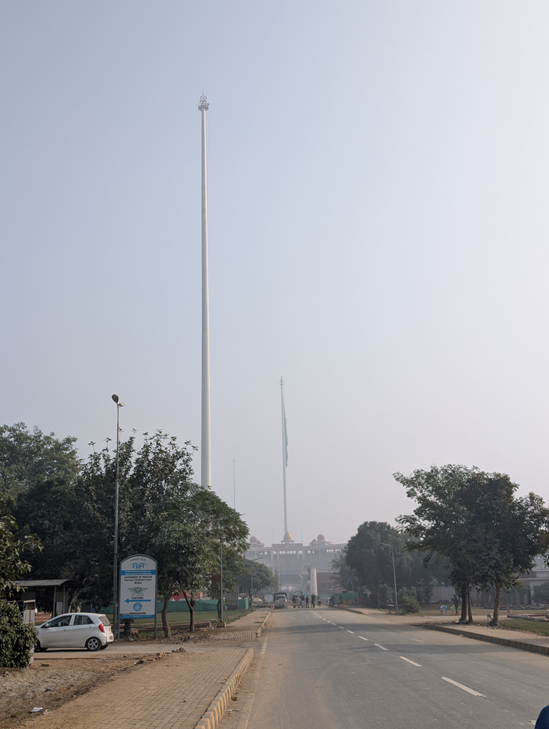 Lahore, Approaching the Wagah Border