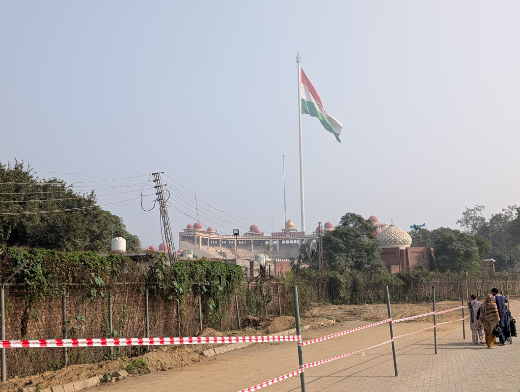 Lahore, Looking across to the Indian side