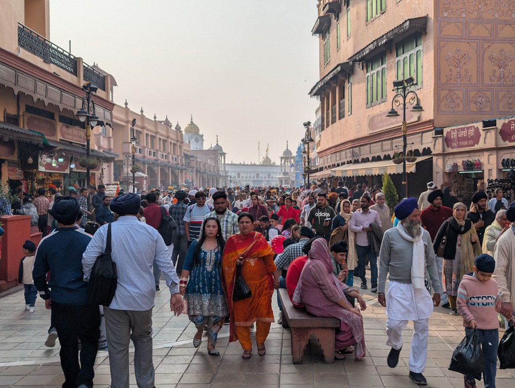 Central Amritsar, Busy street leading towards the Golden Temple