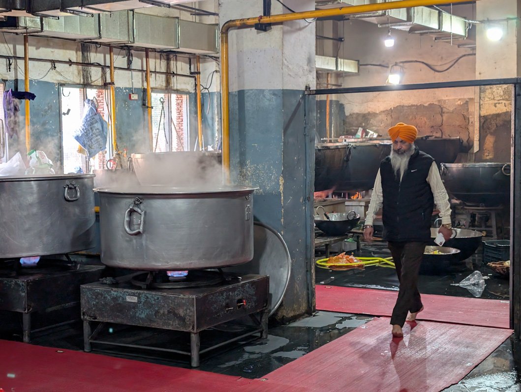 Amritsar, Enormous chai urns!