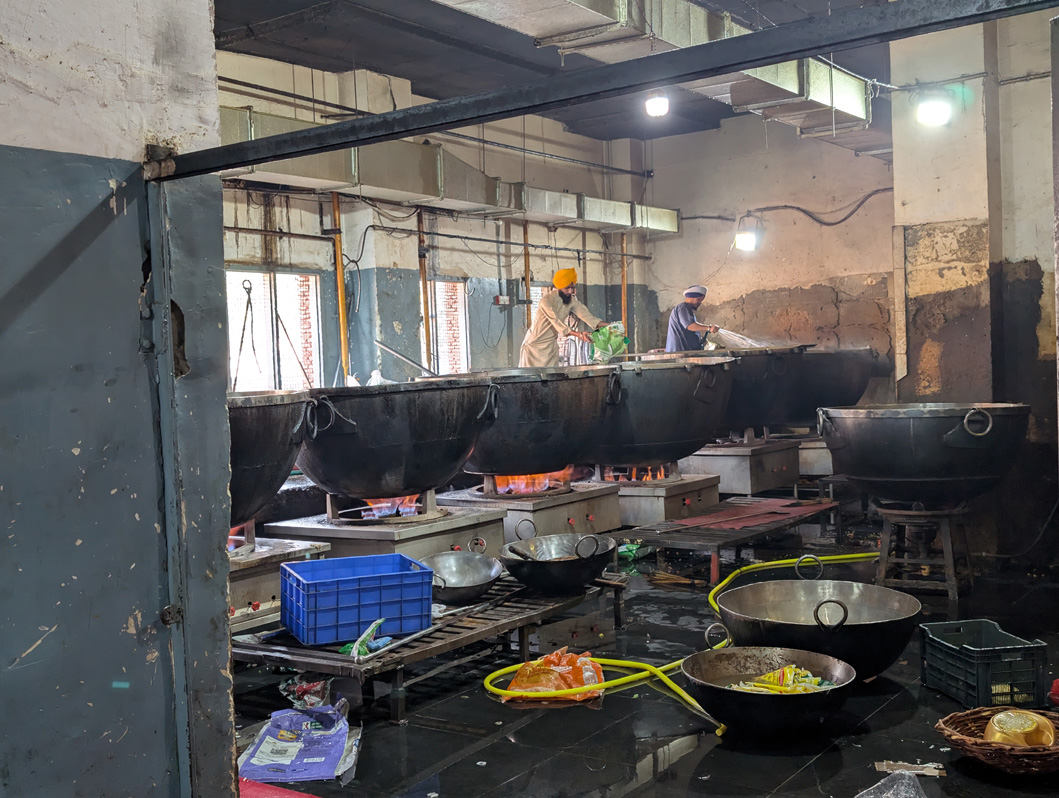 Amritsar, A very large and busy kitchen