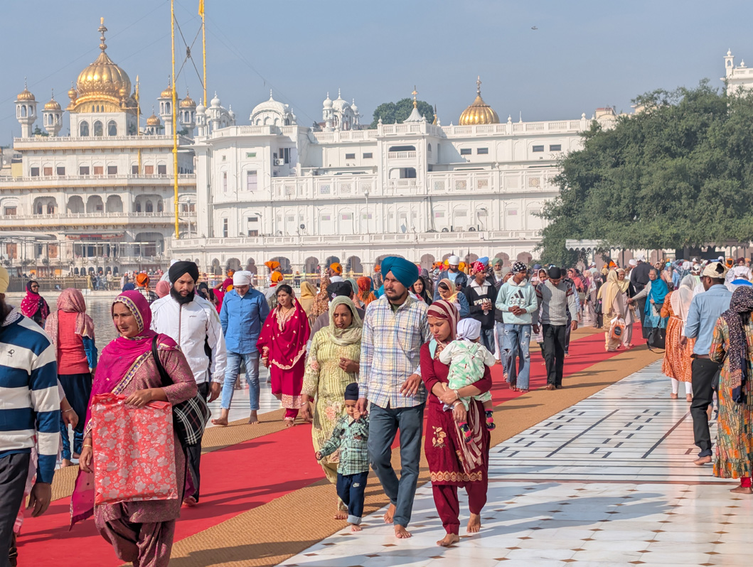 Amritsar, A mix of Pilgrims and Visitors