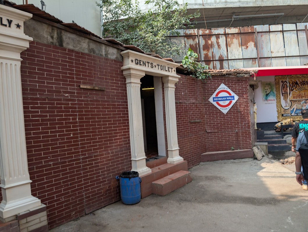 Mumbai Bollywood Tour, A street set