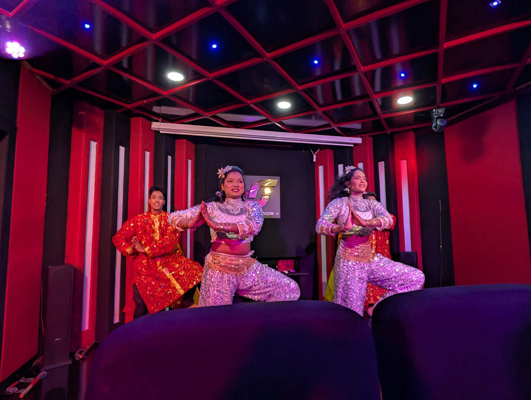 Mumbai Bollywood Tour, Our (tiny) Bollywood Dance Show