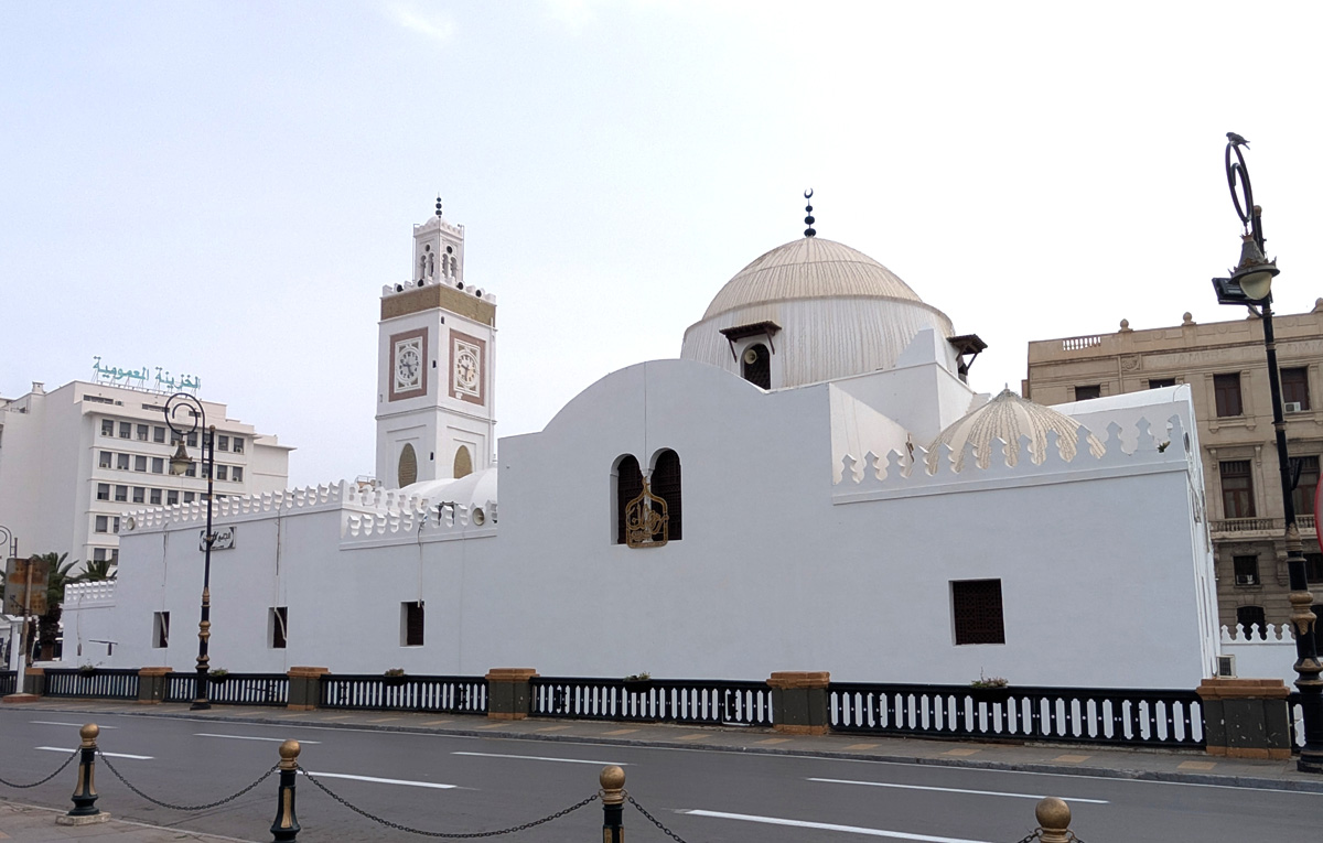 Around Algiers, Djemaa El Djedid (New Mosque).  From 1660.