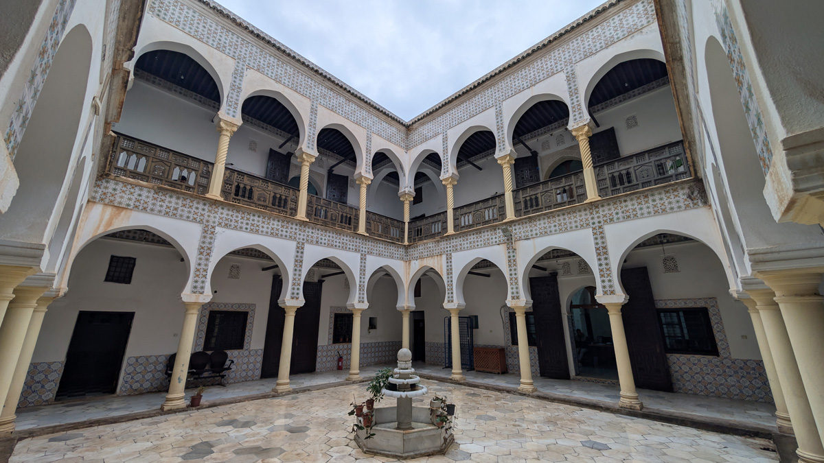 Algiers: Cashbah Tour, Courtyard of a Pasha