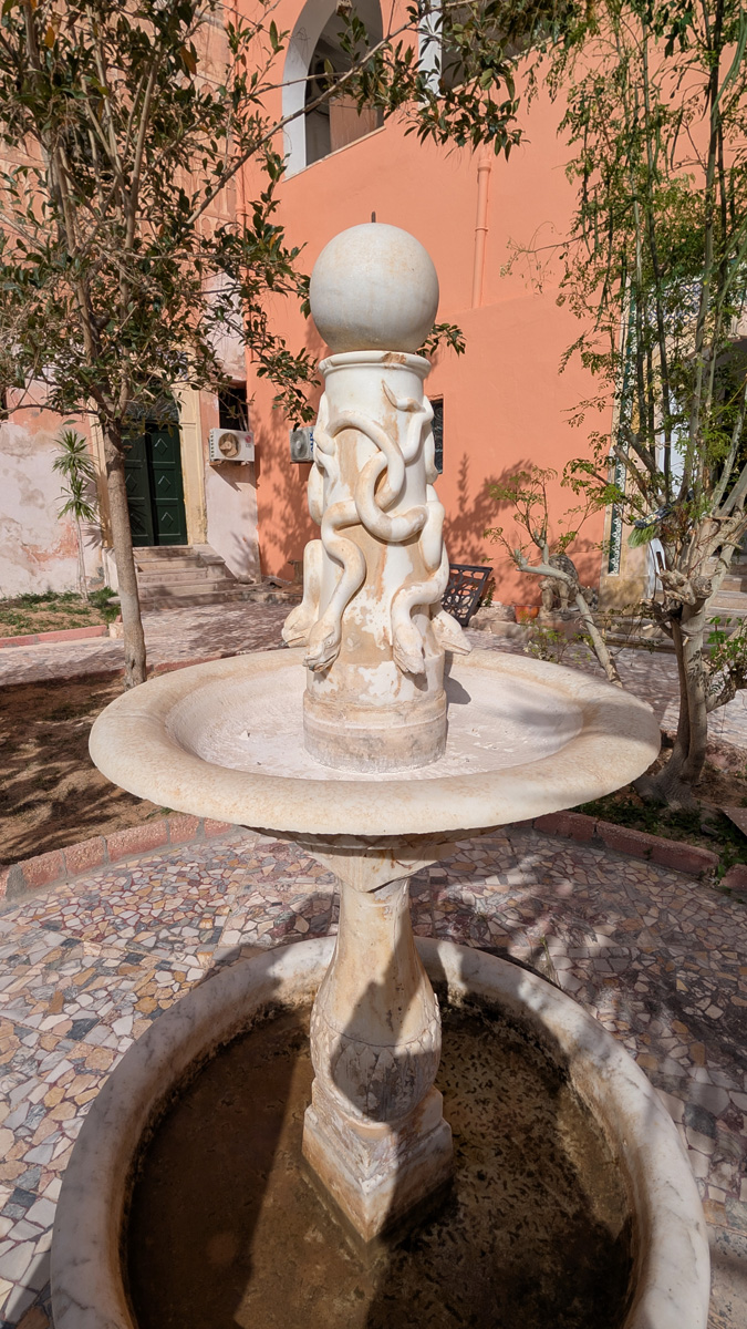 Tripoli: Red Fort, Odd snakey fountain