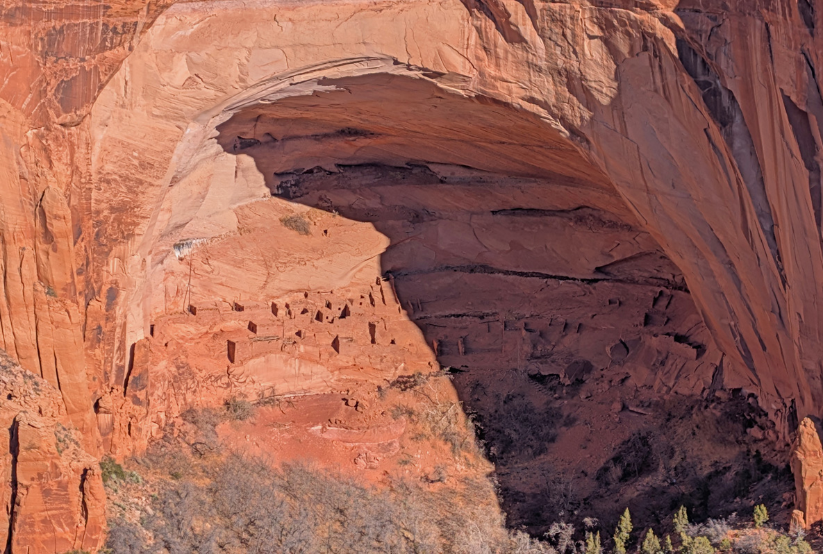 Navajo National Monument, Deceptively small-looking alcove homes