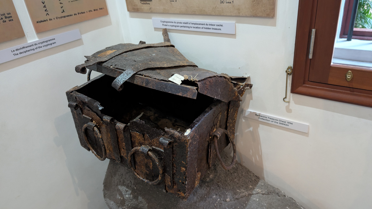 Seychelles: Victoria, 18th c "Tresure Chest" found in 1994