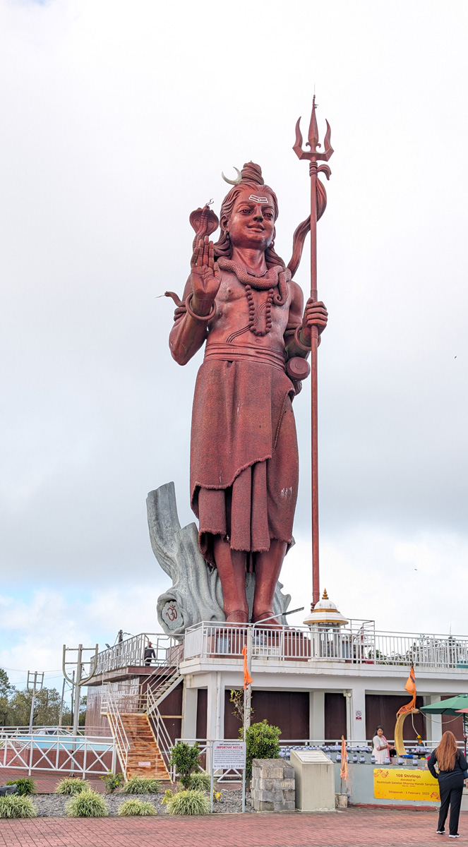 Mauritius: South-West Tour, Grand Bassin: Giant Shiva statue