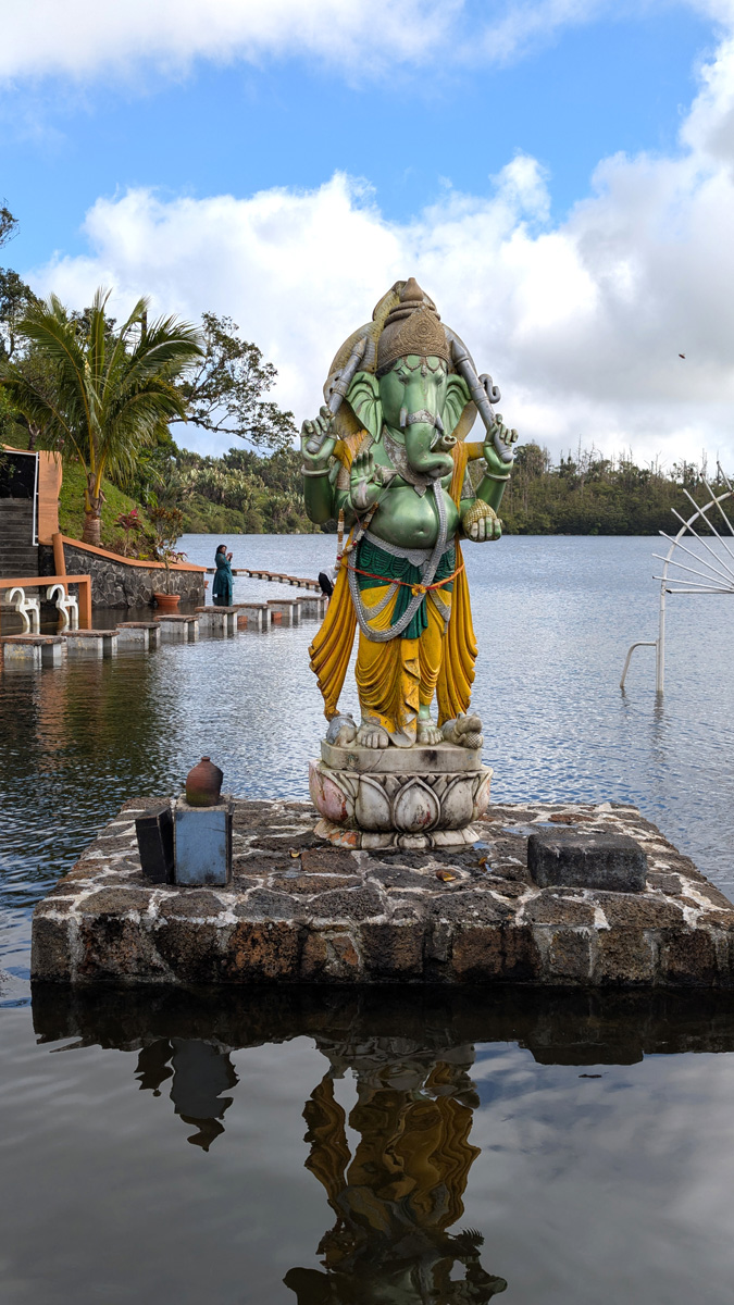Mauritius: South-West Tour, Grand Bassin: Ganesh statue
