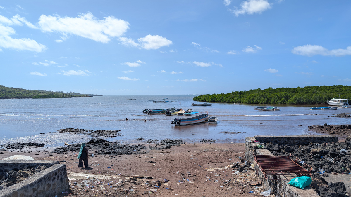 Comoros, Ourovéni fishing village