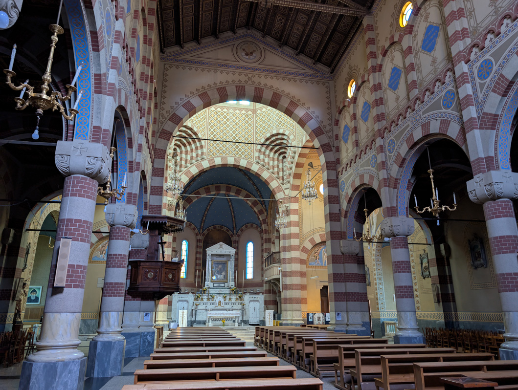 Asmara, Cathedral interior