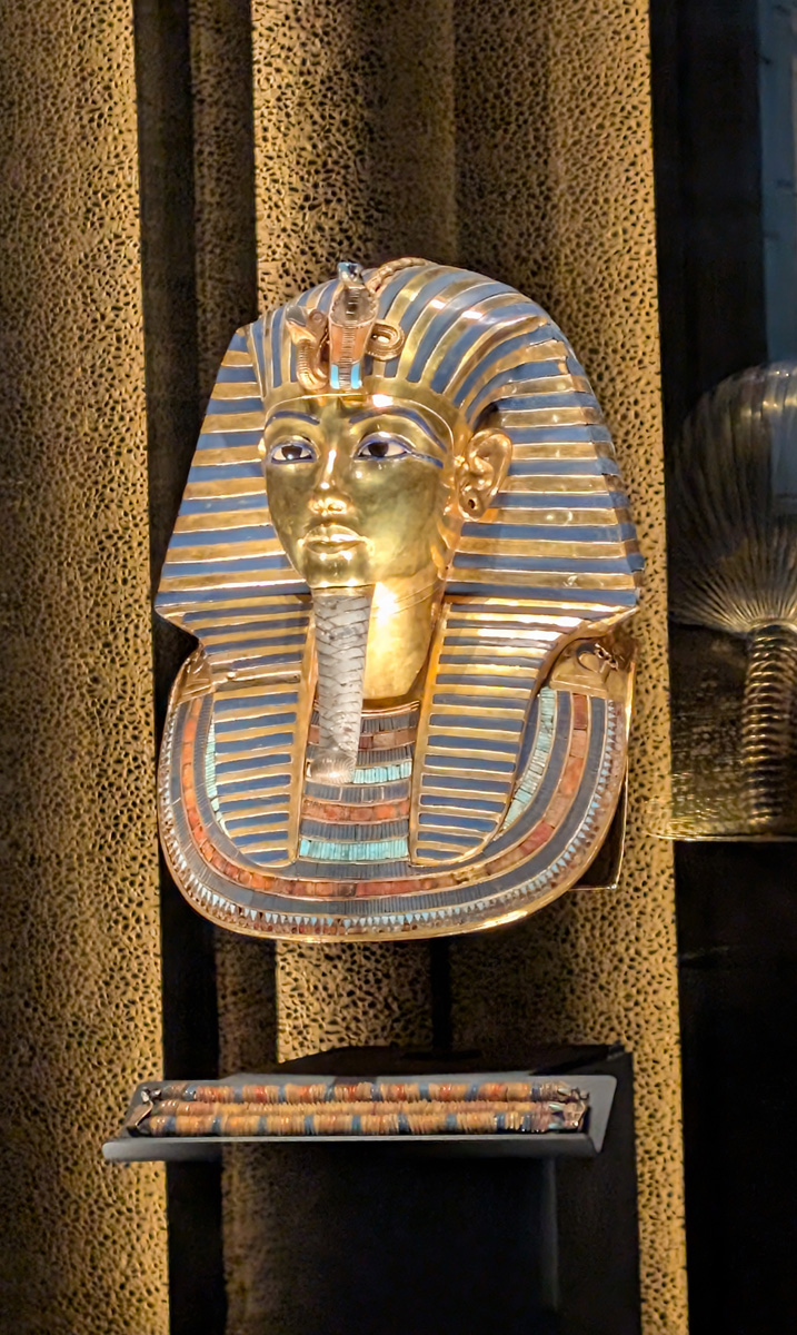 GEM: Tutankhamun Gallery, Tutankhamun Funeral Mask