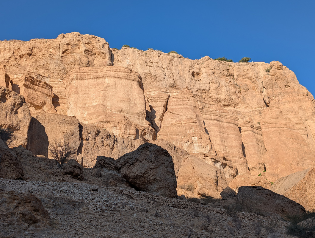 Wadi Do'an, Looking back up from valley floor