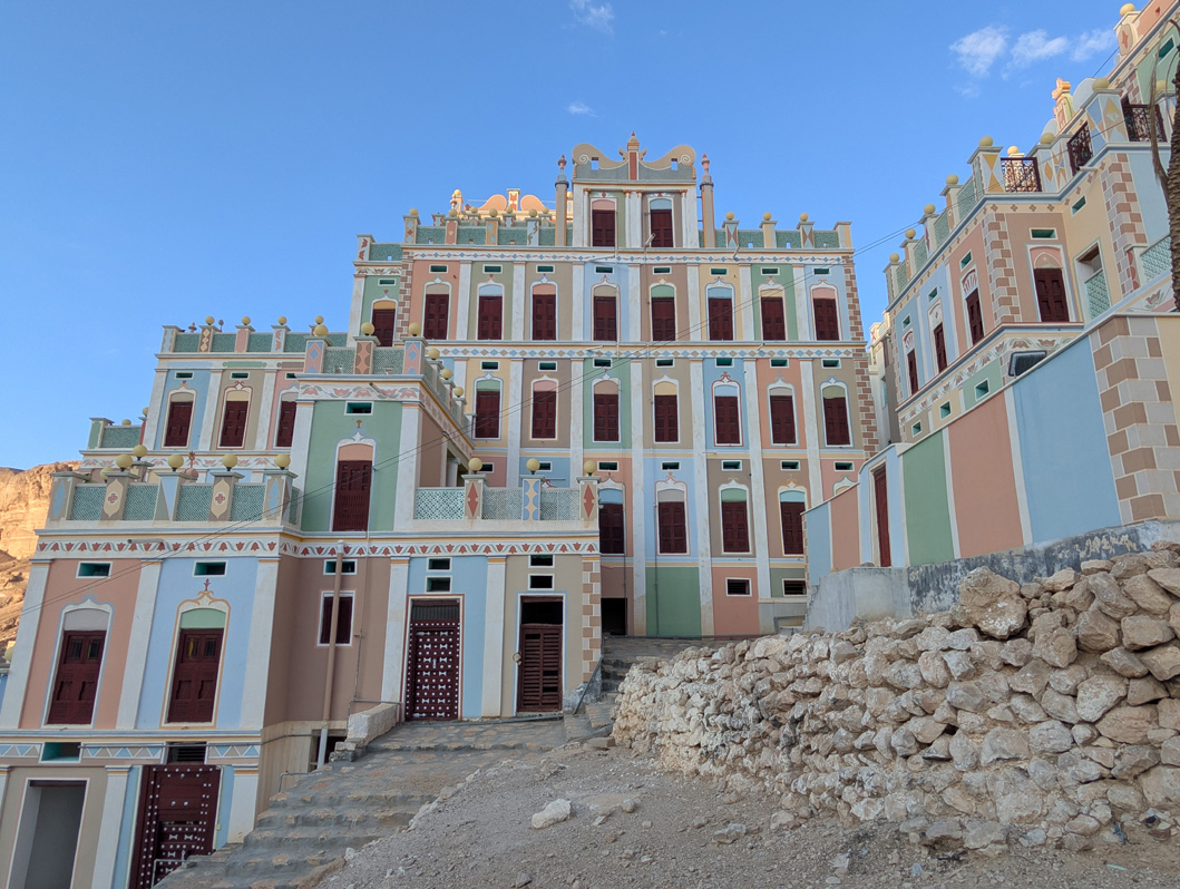 Wadi Do'an, Colored Palaces of Buqsha