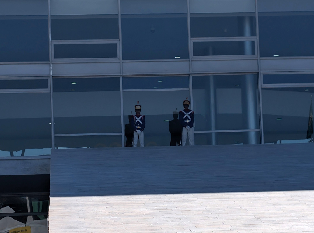 Brasilia, Wisely shaded Presidential Guards
