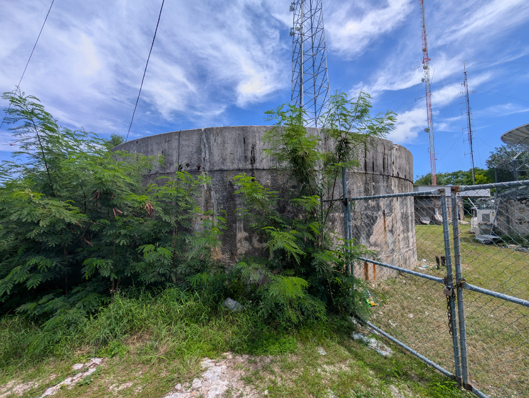 Nauru: Command Ridge