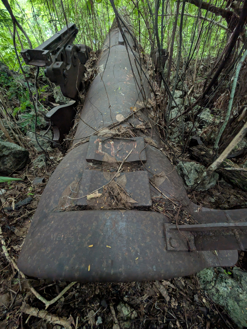 Nauru: Japanese WWII 150 mm Guns, Japanese 150 mm Gun #2 Above airport