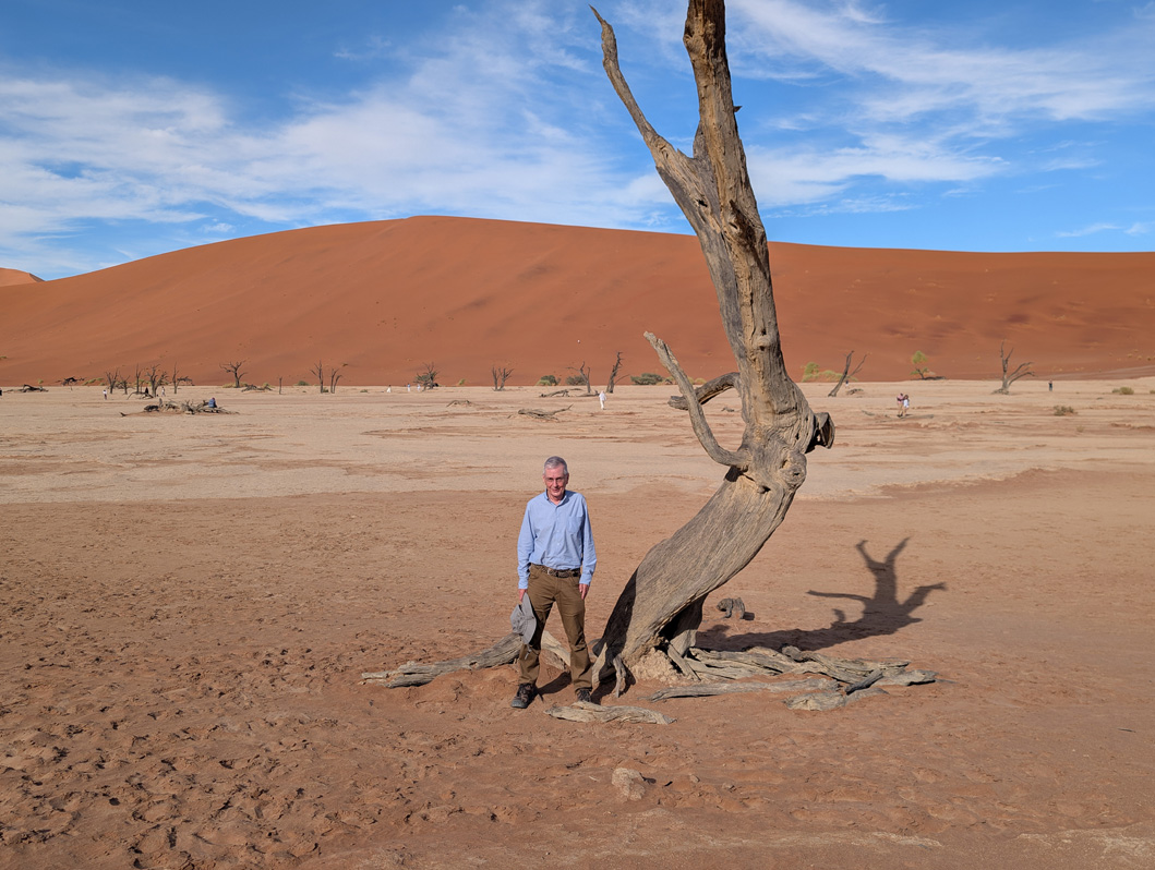 Sossusvlei: Deadvlei, Graham at Deadvlei