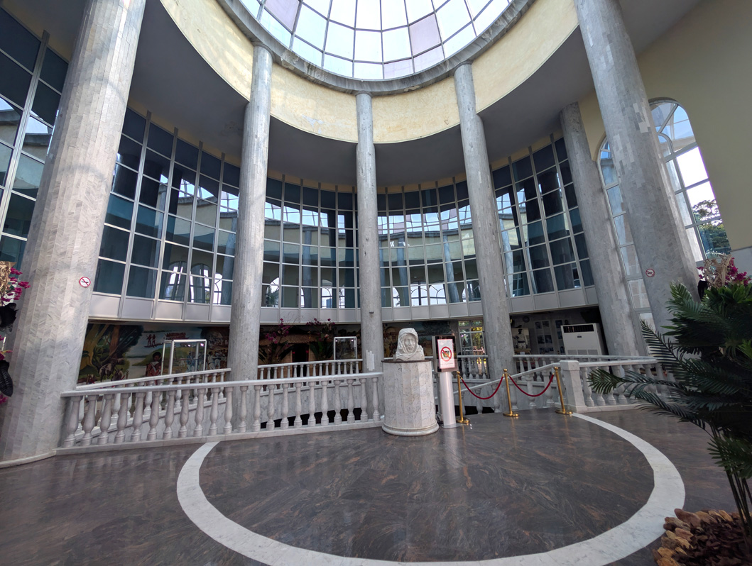 Brazzaville: Pierre de Brazza Memorial, Mausoleum interior