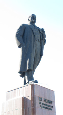 Chelyabinsk, Russia <small>(2013)</small>, Lenin statues