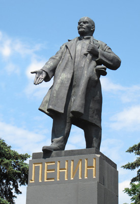 Rostov, Russia <small>(2010)</small>, Lenin statues