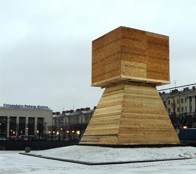St Petersburg, Finland Station <small>(2009)</small></br>There', Lenin statues