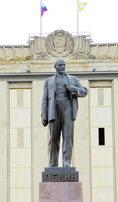 Stavropol, Russia <small>(2014)</small>, Lenin statues