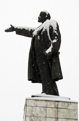 Tomsk, Russia <small>(2009)</small>, Lenin statues