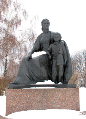 Infant Lenin & Mother, Ulyanovsk <small>(2013)</small>, Lenin statues
