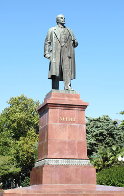 Yalta, Ukraine <small>(2011)</small> Looking cheerful at the se, Lenin statues