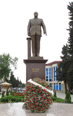 Astara, Azerbaijan <small>(2011)</small>, Aliyev, Miscellaneous Statuary