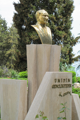 Trabzon, Turkey <small>(2010)</small>, Ataturk, Miscellaneous Statuary