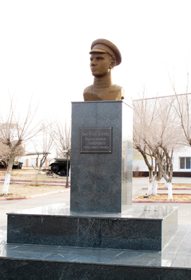 Baikonur Cosmodrome, Kazakhstan <small>(2010)</small>, Gagarin, Miscellaneous Statuary