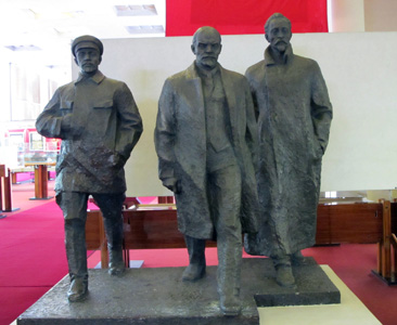 Sverdlov, Lenin & Dzerzhinsky. Ulyanov, Russia <small>(2013)</small, Soviets, Miscellaneous Statuary